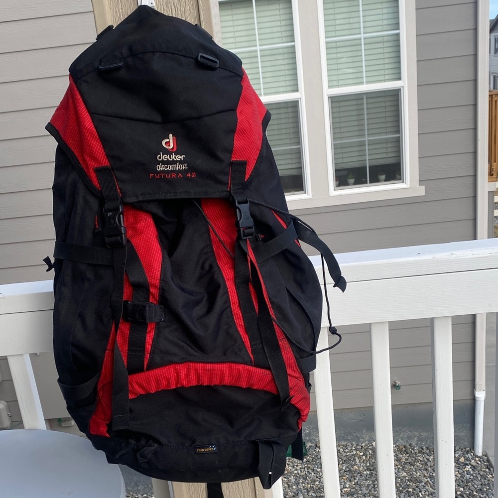 Deuter Futura 42 L Air-Comfort Backpack In Red/Black